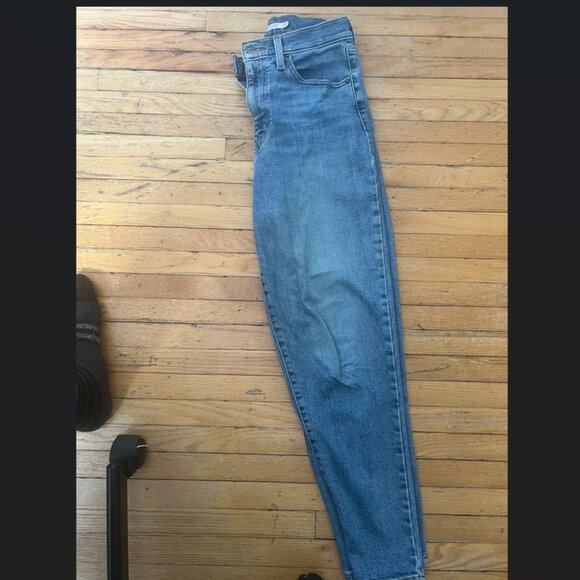 Levi's Women's Straight Leg Blue Jeans - Picture 3 of 4